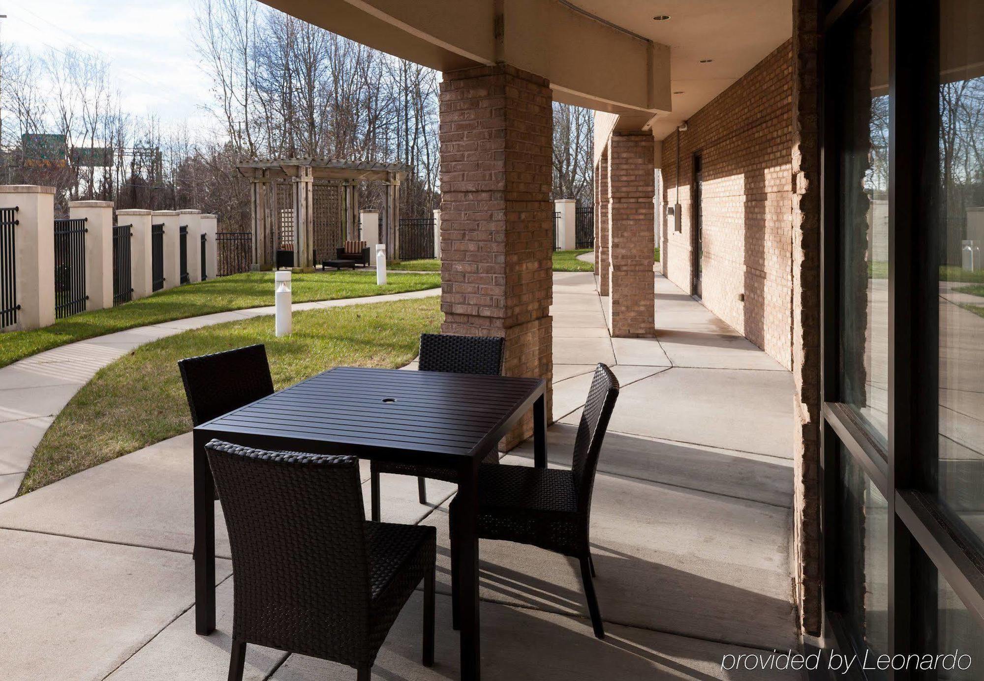 Courtyard Suffolk Chesapeake Hotel Exterior photo